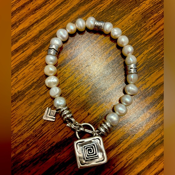 SILPADA 925 Sterling Silver Pearl Hammered Toggle Charm Bracelet B1439 - Picture 5 of 5